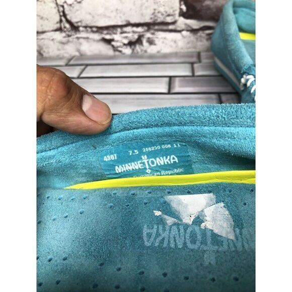 Minnetonka Kilty Turquoise Suede Leather Moccasins Driving Shoes Women Sz 7.5M - Picture 9 of 16